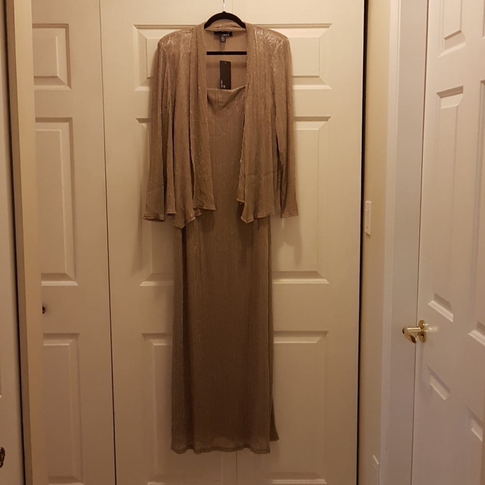 Dress - Picture 3 of 7
